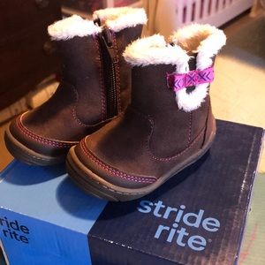 Stride rite boots(NEW)( FIRM)